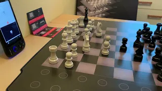 Chess Pieces Move Themselves! Unboxing and First Impressions (Square Off Swap)