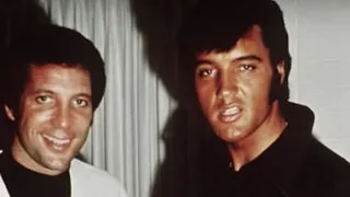 Elvis invites Tom Jones to his Vegas show