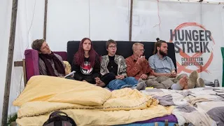 Klima-Aktivisten setzen Hungerstreik am Kanzleramt fort