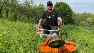 Stihl Fs 561-C with the new guard, mowing fresh grass. ( Motocoasa Stihl.)