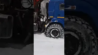 КАМАЗ ПОЛОЖИЛИ НА БОК #shorts #offroad #бездорожье #камаз #работа #зима