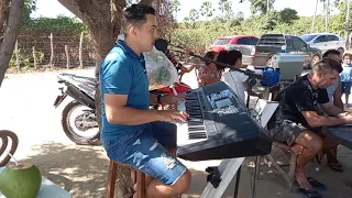 GILDENES ARAÚJO CANTANDO UMA SERESTA TOP NA LAGOA DO FRANSQUIN EM ACARAU CEARA NO INTERIOR-