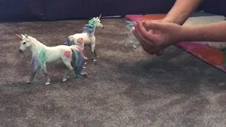 Unboxing a New Schleich Unicorn Family