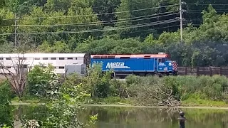 Metra F40 leads Inbound through elgin/W 2 horn shows (7/11/23)