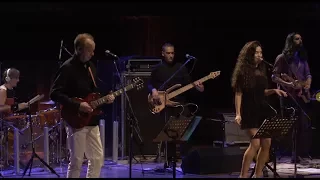 Phil Manzanera - Stormy Weather / Take a Chance with Me (en vivo en CCK)