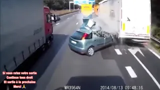 Spectaculaire accident de poids lourd 🚛 avec un voiture en autoroute 😡