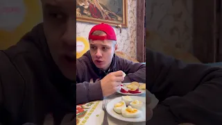 Ты и семейное застолье😂