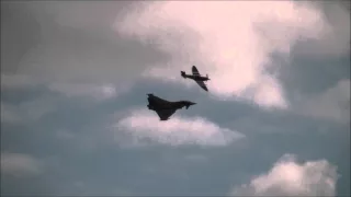 Duxford Sept 2015 Typhoon & Spitfire Syncro pair