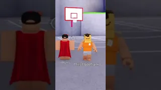 Teaching a noob in Roblox Hoopz!