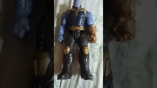 boneco thanos