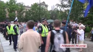 Видео Новости-N: Майдан и антимайдан у памятника ольшанцам. Часть 1