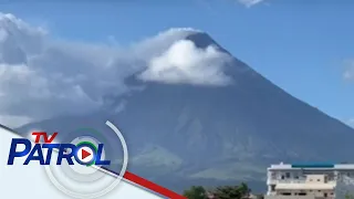 Residente sa paligid ng Bulkang Mayon inabisuhang huwag pumasok sa 6-km permanent zone | TV Patrol