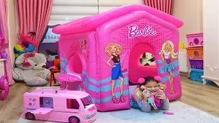 Öykü'nün Pembe Barbie Evi! Öykü Pretend Play Pink Barbie Party House - Funny Kids Video