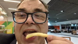 LIVE FROM BRISBANE AIRPORT - flying to Hong Kong and Shenzhen