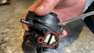 Common problem with plastic carburetor (Briggs & Stratton) engine