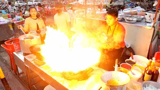 화려한 웍 요리 퍼포먼스! 볶음밥, 볶음면 / Amazing street wok master | Cambodian Street food