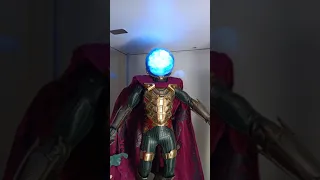 Hot Toys - Mysterio and Spiderman Upgraded Suit
