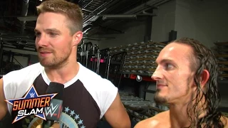 Ist die Rivaltät zwischen Stephen Amell und Stardust vorüber?: WWE.com Exclusive – 23. August 2015