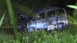 八女市の河川敷で車全焼　車内から成人男性とみられる1人の遺体発見　事件・事故・自殺も含め捜査　福岡県 (23/07/03 11:20)