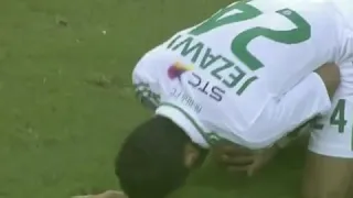إنقاد لاعب الأهلي السعودي عبد الرحيم الجيزاوي ''بلع'' لسانه
