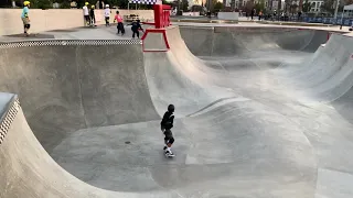 How to carve and pump around a large bowl at Vans skatepark!