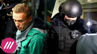 Заклеенные дверные глазки и грохот из-за двери. Как проходили обыски у сторонников Навального