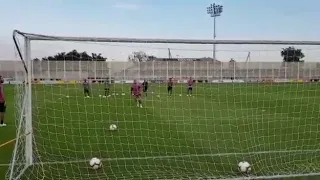 Chute no travessão e finalização com o ombro CR7 já faz graça em treino da Juve  futebol italiano  G