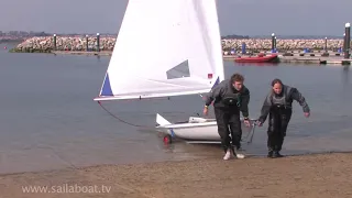 How to sail - Beach landing a single handed sailboat