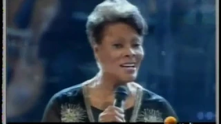 Dionne Warwick - San Remo -  2008 -  I say a little prayer, That's what friends and I'l never love..