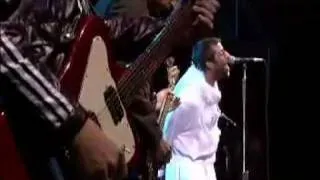 Oasis - Live Forever (Glastonbury 2004)