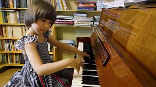 Марианна Лемешкина, 6 лет. И.С.Бах "Маленькая прелюдия" До минор