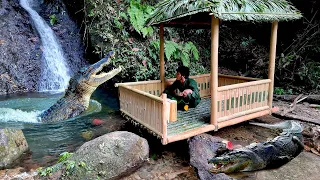 Danger is always lurking around / Dark day when camping at the deep waterfall - Bushcraft Alone #15