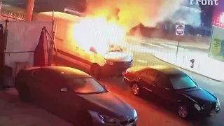 Dramatic video shows flames engulf 2 vehicles on Staten Island