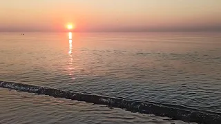Схід сонця на морі