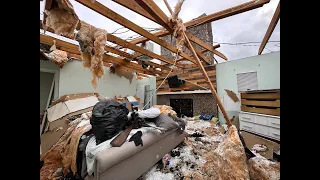 Florida mother, son shelter in bathtub after tornado destroys their Crystal River home