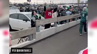 Eagles fans dumped beer & screamed at 49ers fans as they entered Lincoln Financial Field 😭