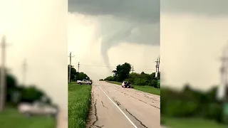 Video captures tornado touching down in Texas