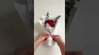 single stem red rose bouquet wrapping tutorial  #bouquetwrapping #flowerwrappingtutorial #florist