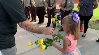 Arizona deputies escort kindergartener to her first day of school