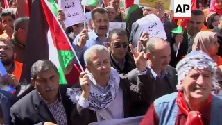 Protesters urge boycott of Israeli products