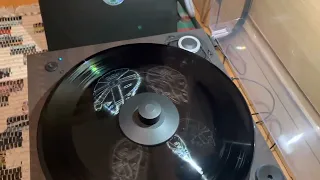 3D holographic motion pictures of Star Wars spacecrafts on a vinyl record