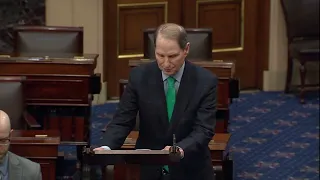 Wyden Calls for Senate Passage of Bipartisan Tax Bill to Help Kids & Small Businesses