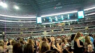 Taylor Swift @ Cowboys Stadium: 55,000+ people!!!