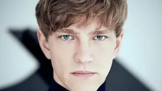 A pianist Jan Lisiecki Chopin 3 Waltzes, Op64 and paintings of the Impressionists (Renoir )