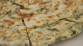 How to Make Green Onion Pancake (Scallion Pancake) 蔥油餅