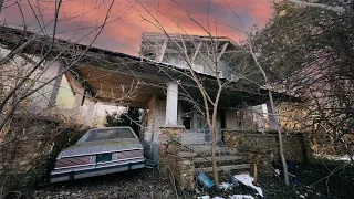 Left to the elements! - Untouched Abandoned American Family's Home