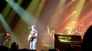 James Blunt - "Wisemen" + talking in French! Live in Lille