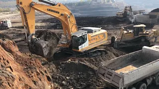 Liebherr 976 Excavator Loading Trucks - Labrianidis Mining