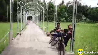 Video orang jatuh dari sepeda