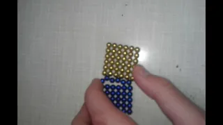 Сделал разноцветный куб с разноцветных маленьких кругленьких магнитиков